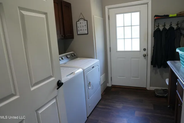 $988,000 | 8001 West West Topisaw Rd Summit, Summit, MS 39666