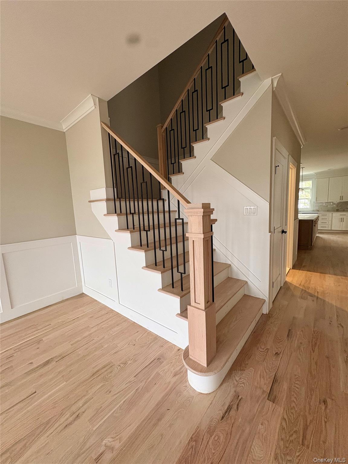 960 Cathedral Road Franklin Square, NY 11010 - Photo 2 of 6