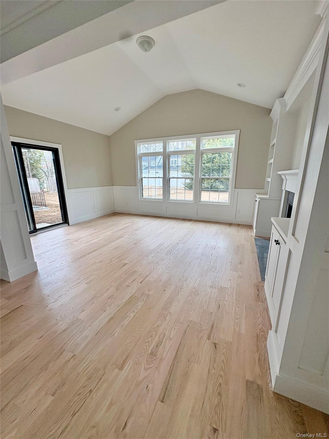 960 Cathedral Road Franklin Square, NY 11010 - Photo 5 of 6