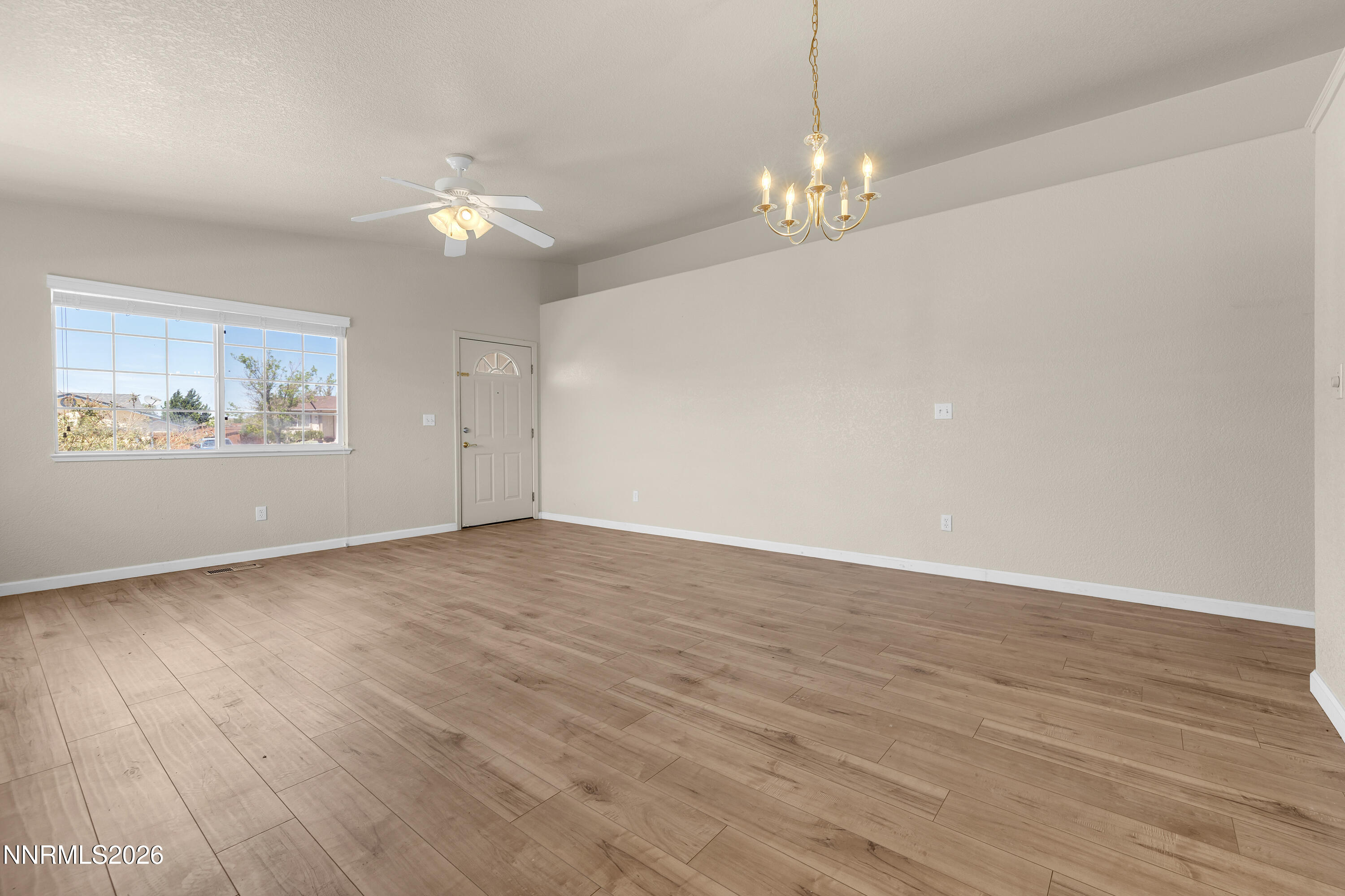 5486 Trapper Court Sun Valley, NV 89433 - Photo 5 of 37 Trapper5486-005