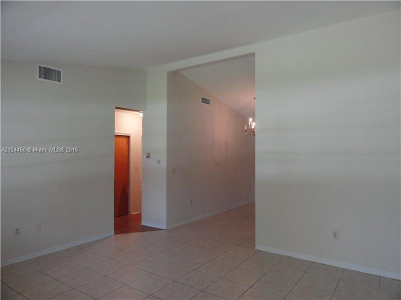 11855 Southwest 81st Road Pinecrest, FL 33156 - Photo 3 of 35 Interior Space/Layout