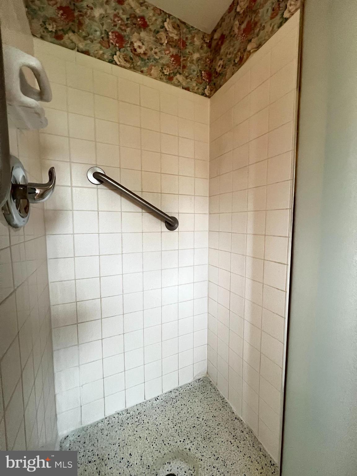 37 Latchstring Lane Hatboro, PA 19040 - Photo 23 of 35 Master Shower