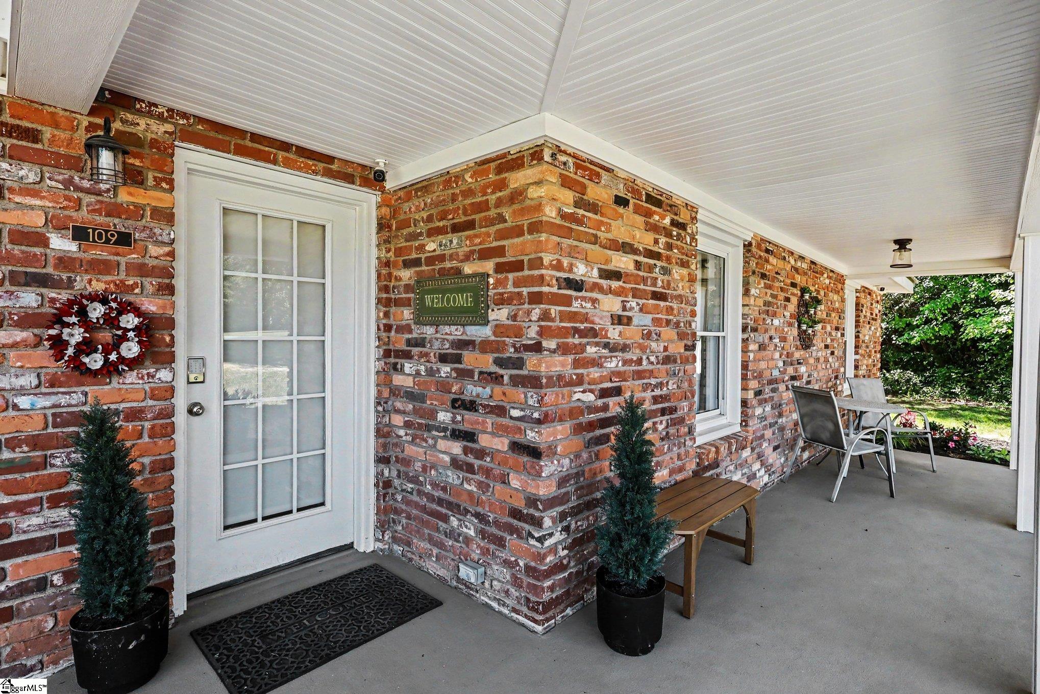 109 Taylor Road Piedmont, SC 29673 - Photo 2 of 27
