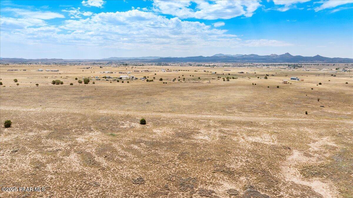 3254 West Onyx Road Paulden, AZ 86334 - Photo 8 of 13 a view of an ocean and beach