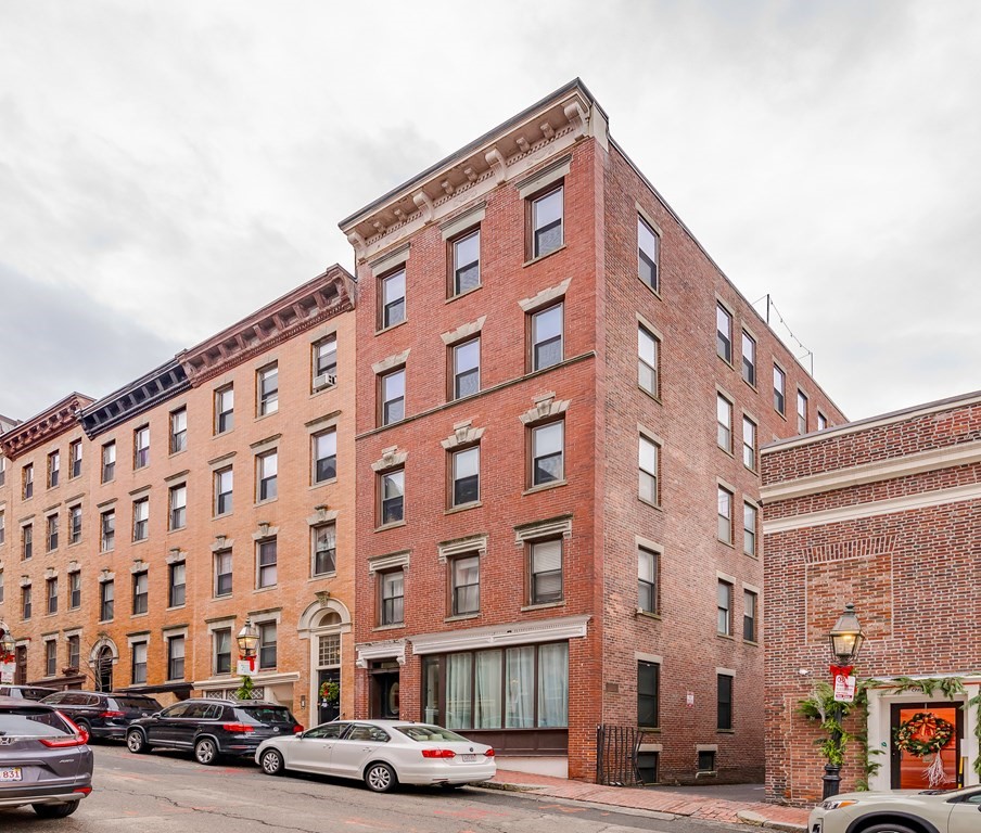 5 Grove Street, Unit 8 Boston, MA 02114 - Photo 18 of 21