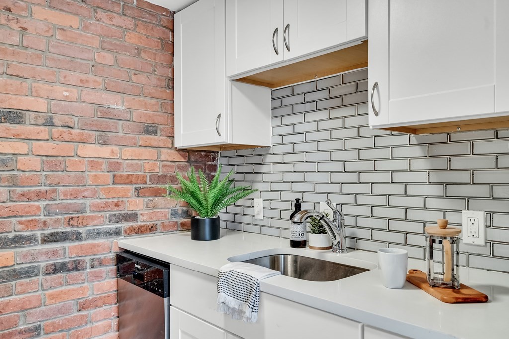 5 Grove Street, Unit 8 Boston, MA 02114 - Photo 8 of 21