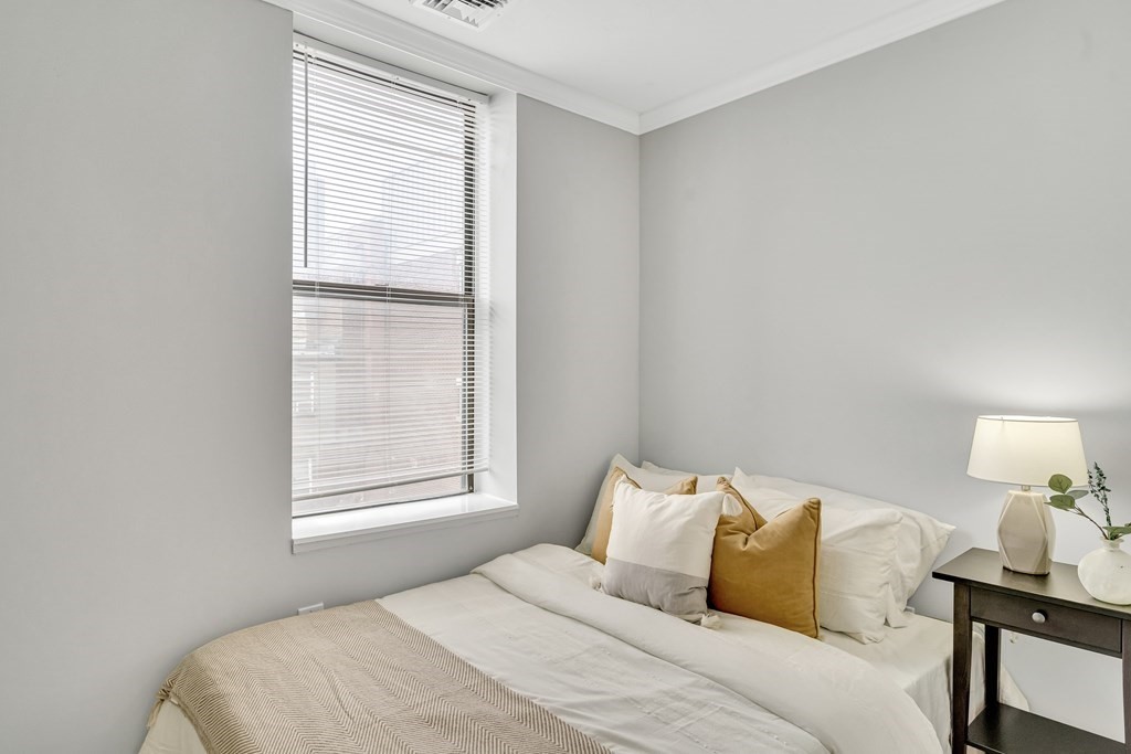 5 Grove Street, Unit 8 Boston, MA 02114 - Photo 9 of 21