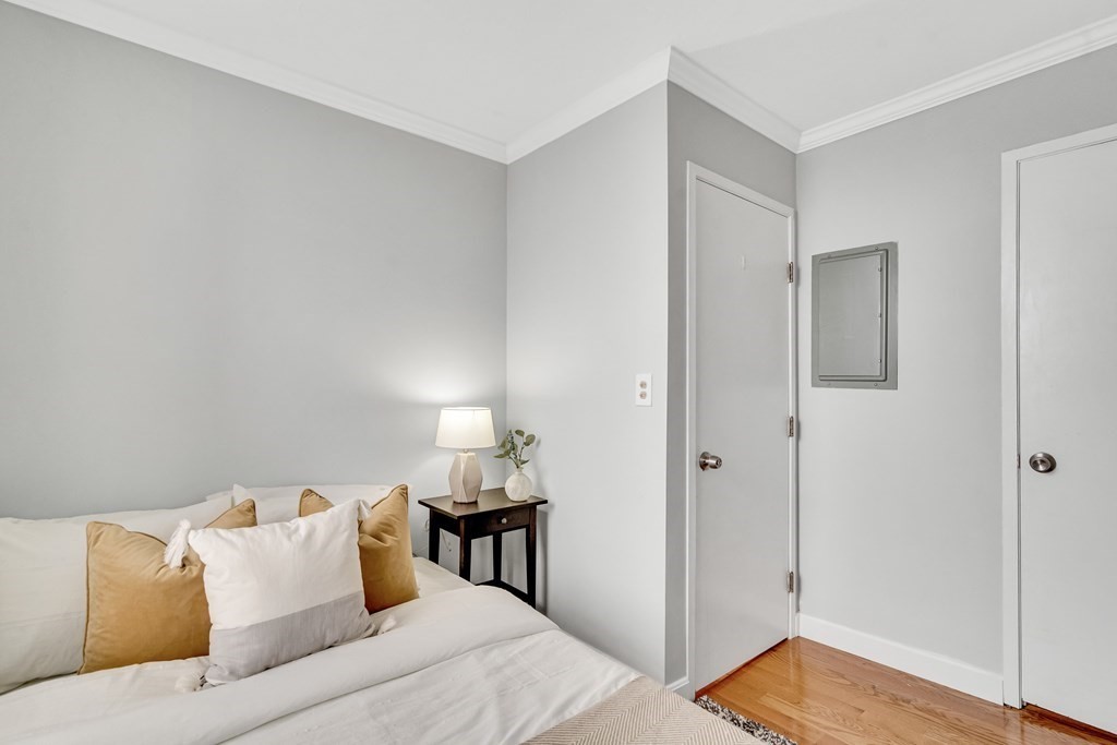 5 Grove Street, Unit 8 Boston, MA 02114 - Photo 10 of 21