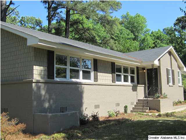 944 Reedwood Lane Birmingham, AL 35235 - Photo 2 of 15