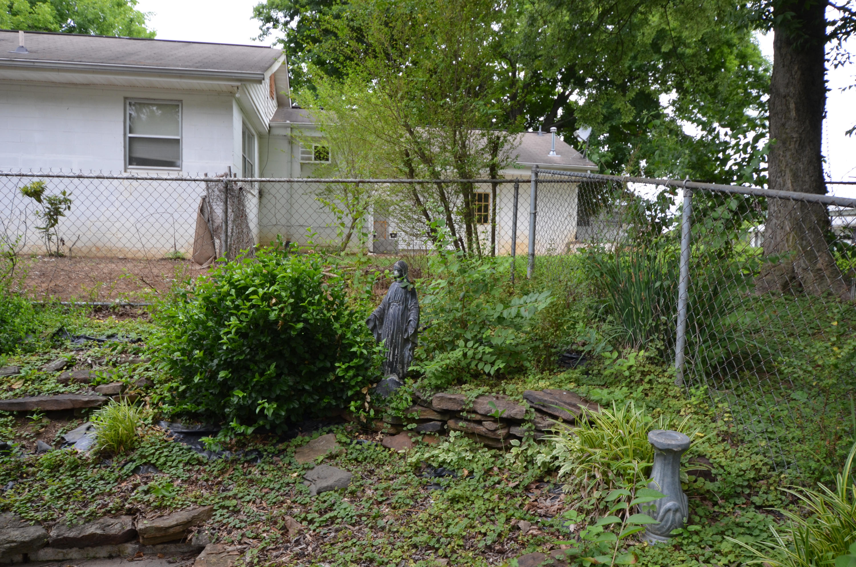 153 Manhattan Avenue Oak Ridge, TN 37830 - Photo 3 of 14 DSC_0579