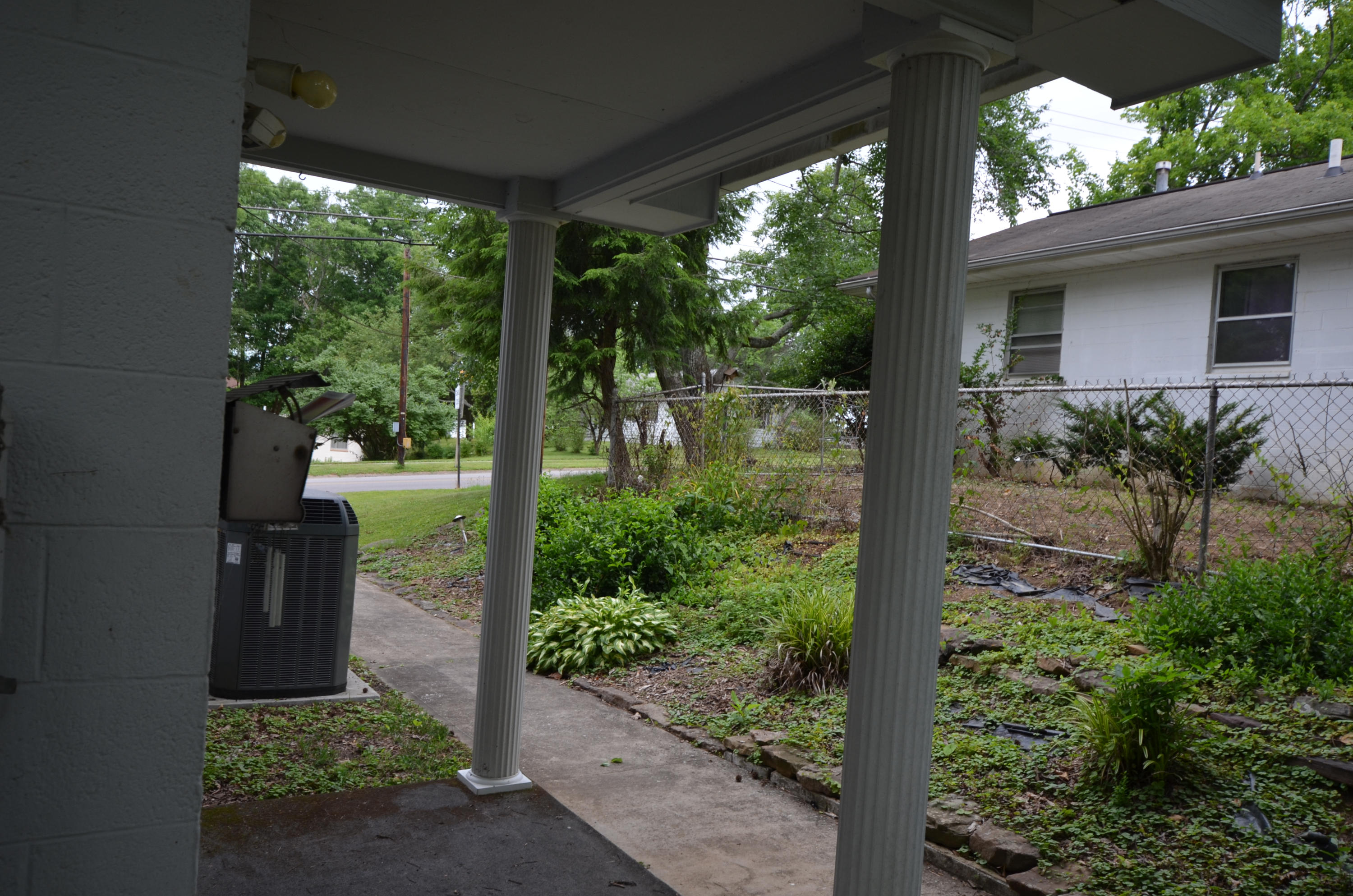 153 Manhattan Avenue Oak Ridge, TN 37830 - Photo 4 of 14 DSC_0580