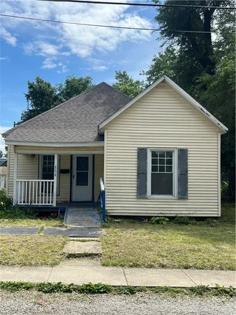 $50,000 | 332 West Tyler Avenue, Charleston, IL 61920