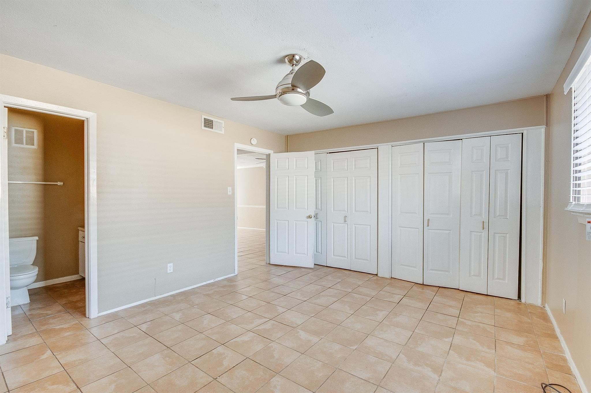 2689 Gessner Road, Unit 802 Houston, TX 77080 - Photo 8 of 14 Gallery Image 8