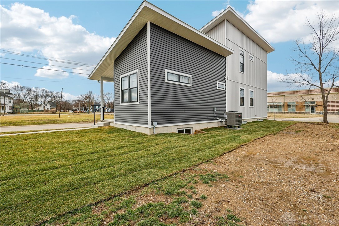 1260 West First Street Dayton, OH 45402 - Photo 40 of 44