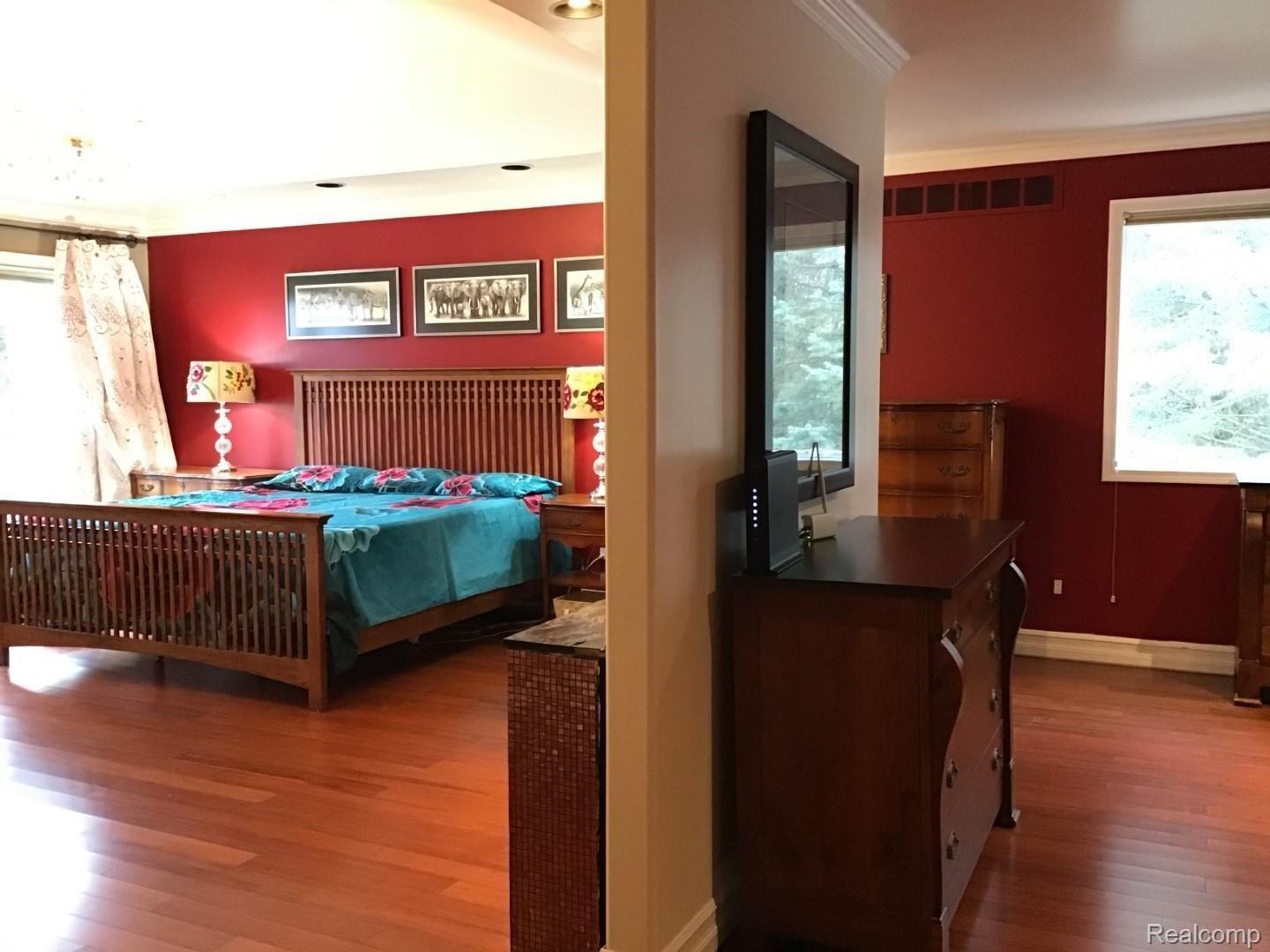 2881 Clarkston Road Oakland, MI 48363 - Photo 61 of 98 MasterSuite (3) (Large).jpg