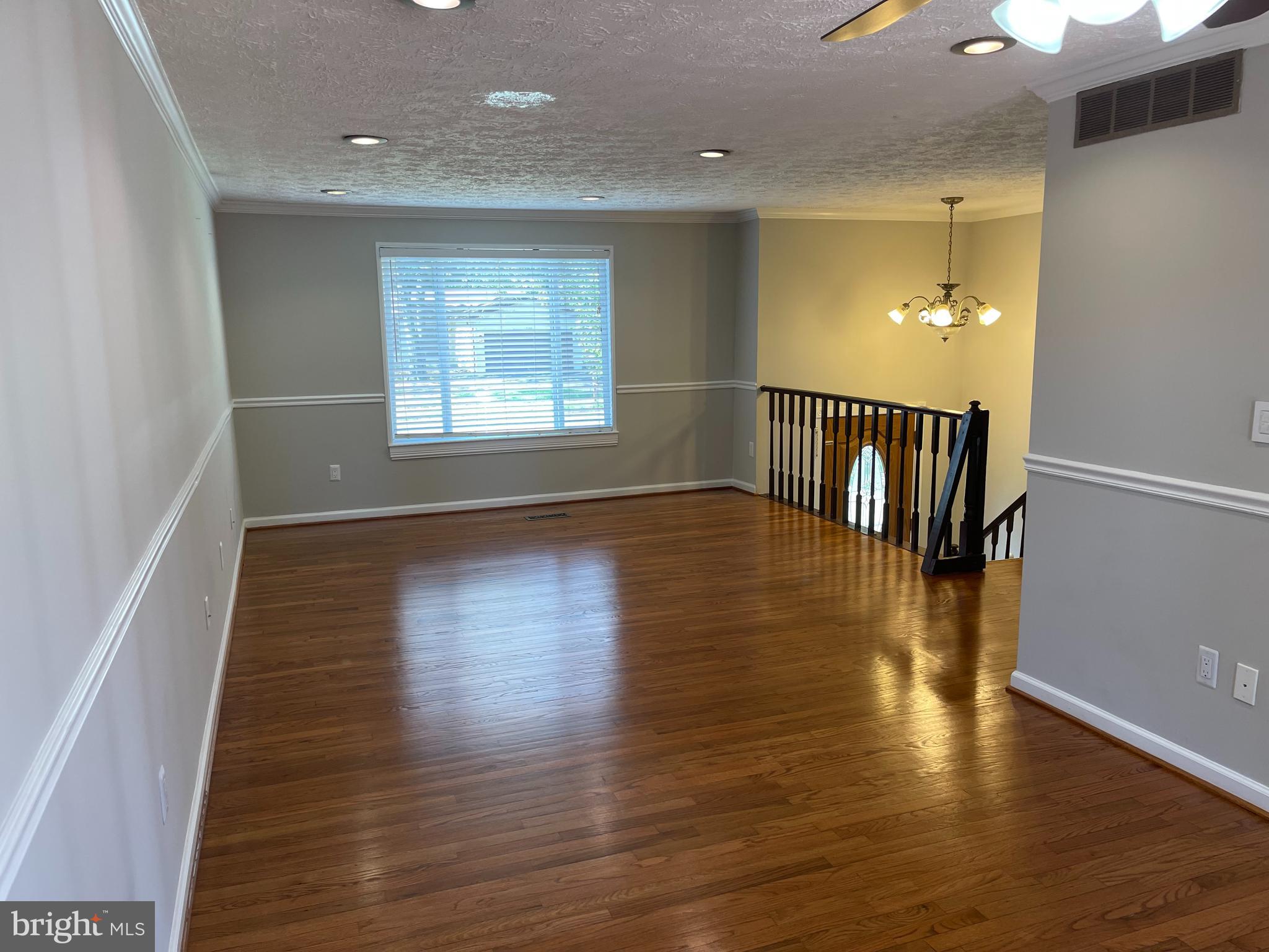 4502 Cub Run Road Chantilly, VA 20151 - Photo 5 of 22