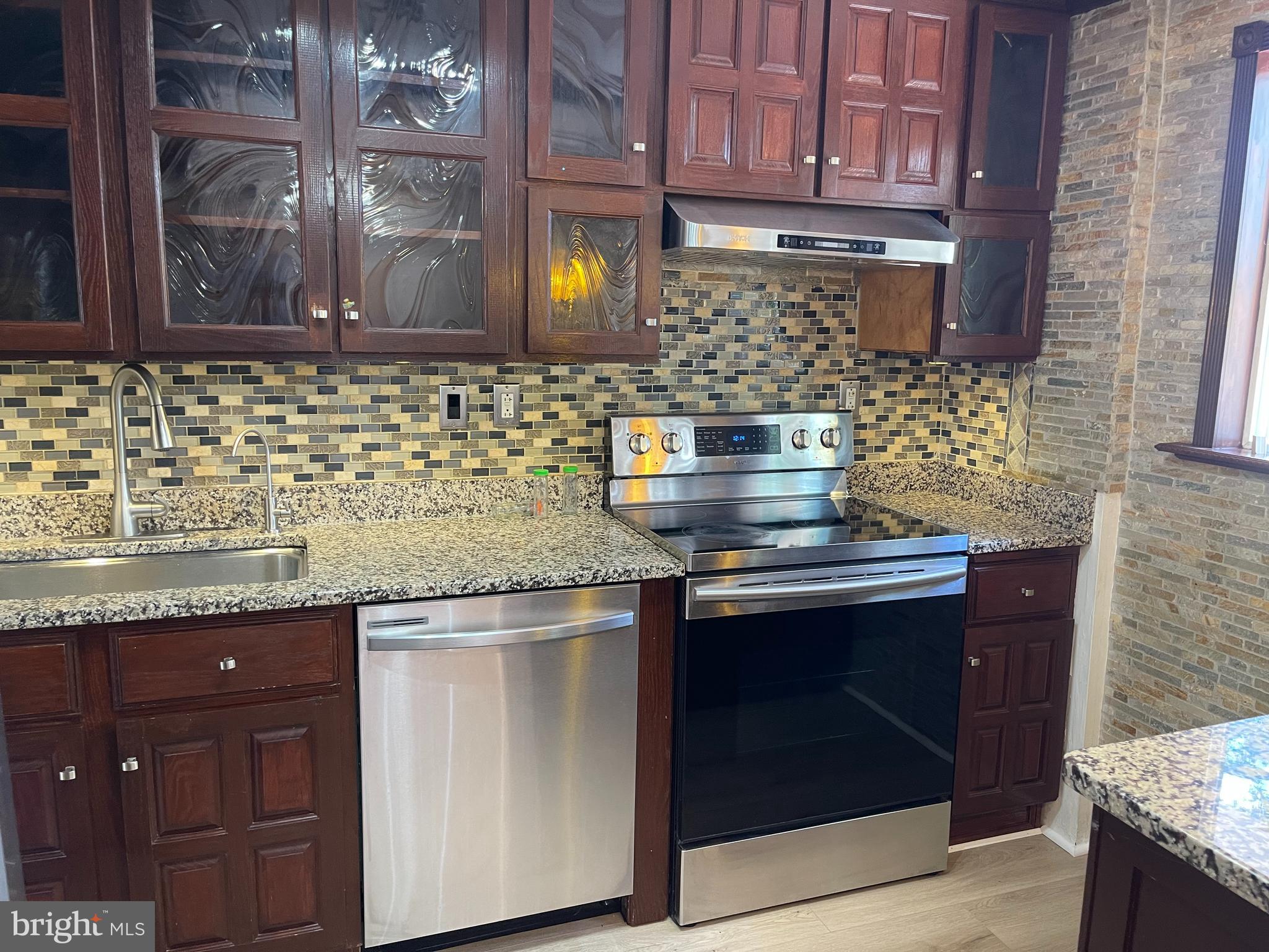 4502 Cub Run Road Chantilly, VA 20151 - Photo 6 of 22