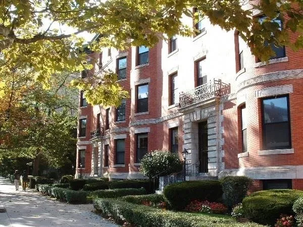 $2,600 | 1060 Beacon Street, Unit 15, Brookline, MA 02446