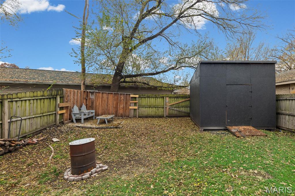 906 24th Street Granite City, IL 62040 - Photo 5 of 25