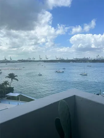 $2,200 | 1200 West Avenue, Unit 728, Miami Beach, FL 33139