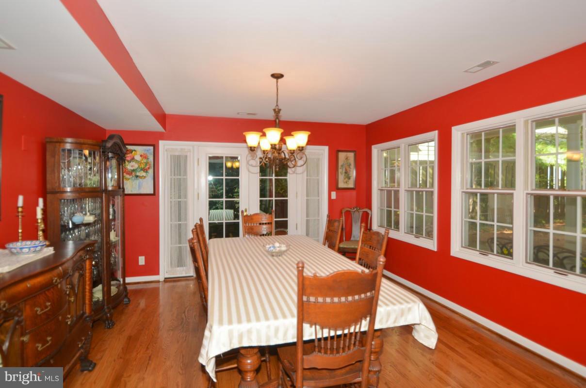 499 Broadwater Road Arnold, MD 21012 - Photo 15 of 30 Dining Room
