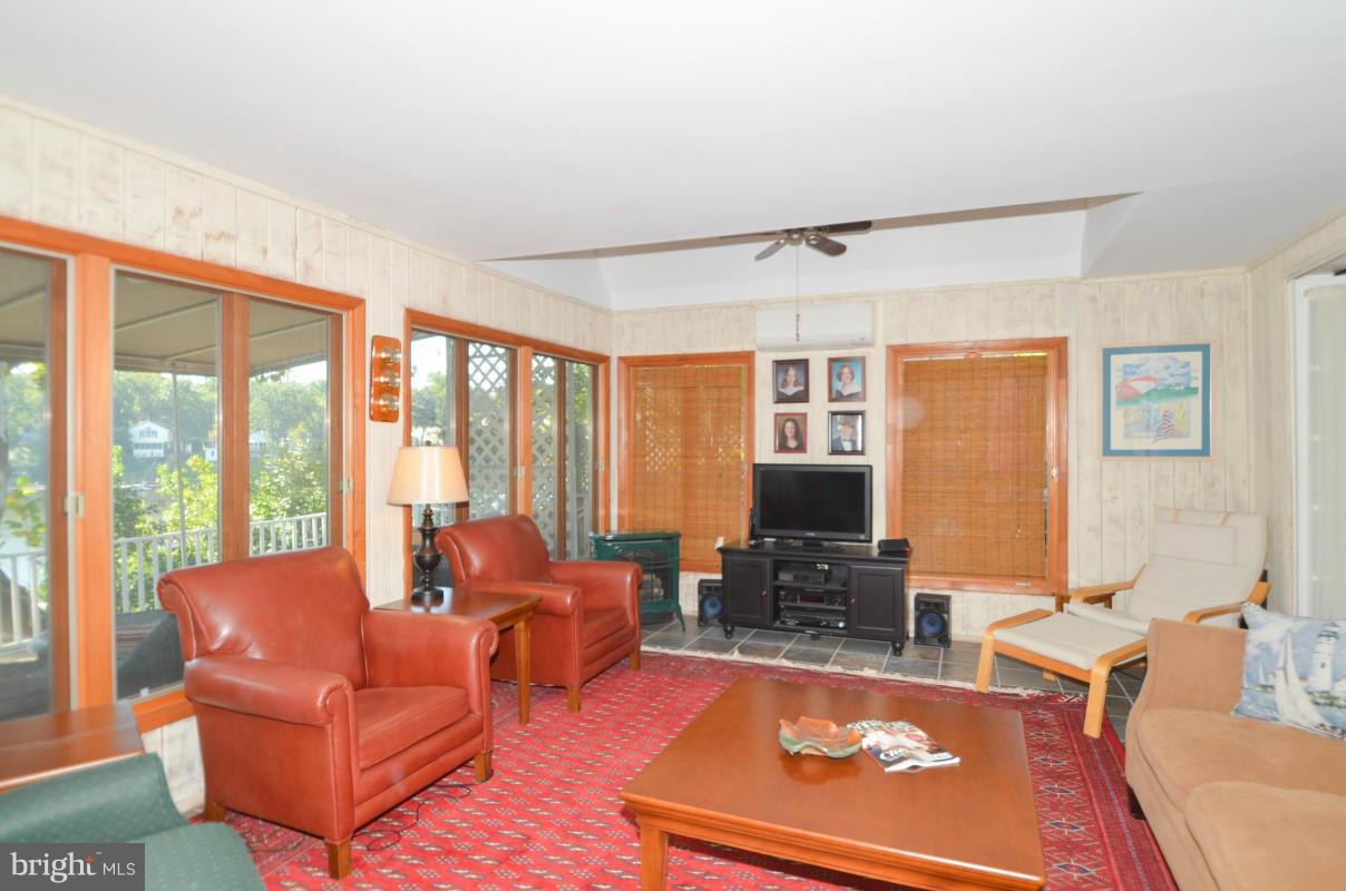 499 Broadwater Road Arnold, MD 21012 - Photo 16 of 30 Family Room