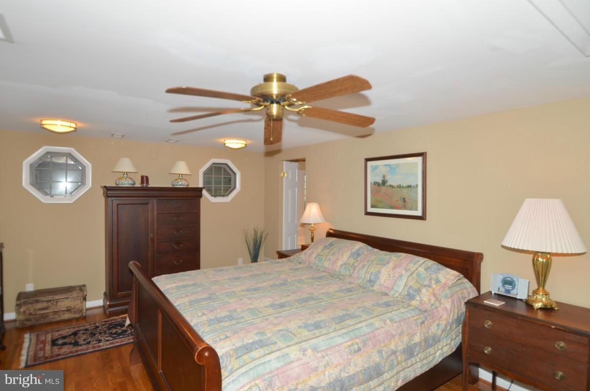 499 Broadwater Road Arnold, MD 21012 - Photo 20 of 30 Bedroom (Master)