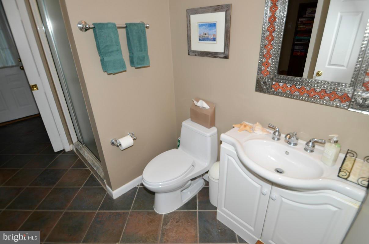 499 Broadwater Road Arnold, MD 21012 - Photo 27 of 30 Bath