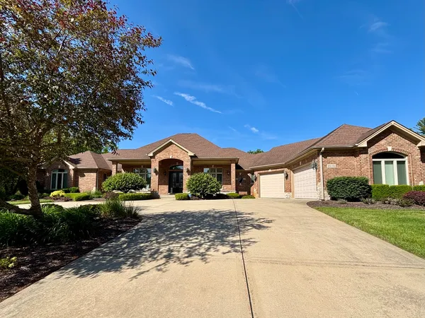 $1,100,000 | 31 W190 Prairie Lane, Wayne, IL 60184