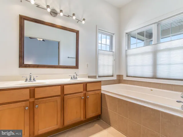 $3,295 | 25813 Mews Terrace, Chantilly, VA 20152