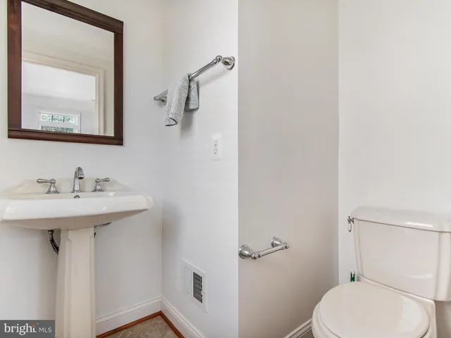 $3,295 | 25813 Mews Terrace, Chantilly, VA 20152