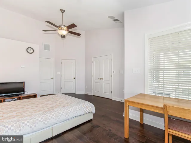 $3,295 | 25813 Mews Terrace, Chantilly, VA 20152