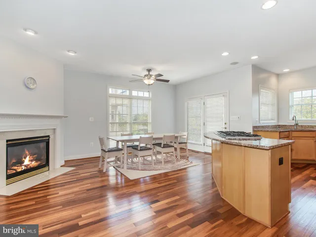 $3,295 | 25813 Mews Terrace, Chantilly, VA 20152