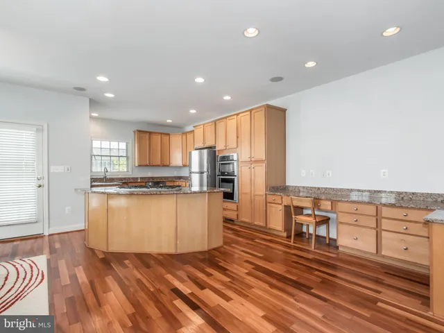 $3,295 | 25813 Mews Terrace, Chantilly, VA 20152