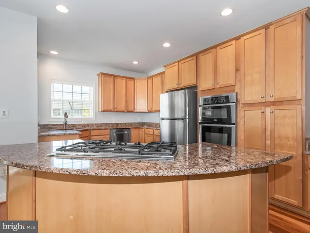 $3,295 | 25813 Mews Terrace, Chantilly, VA 20152