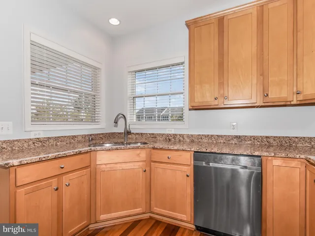 $3,295 | 25813 Mews Terrace, Chantilly, VA 20152