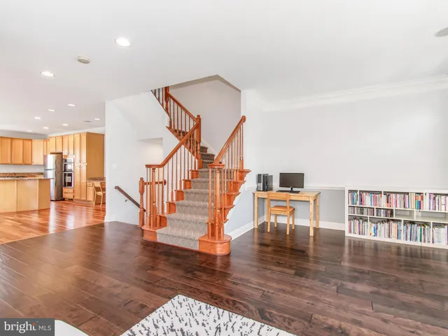 $3,295 | 25813 Mews Terrace, Chantilly, VA 20152