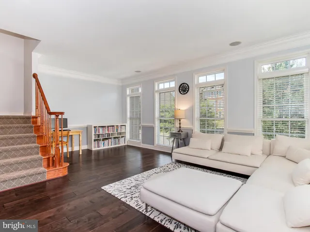 $3,295 | 25813 Mews Terrace, Chantilly, VA 20152