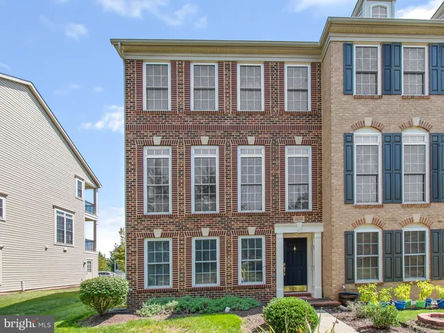 $3,295 | 25813 Mews Terrace, Chantilly, VA 20152