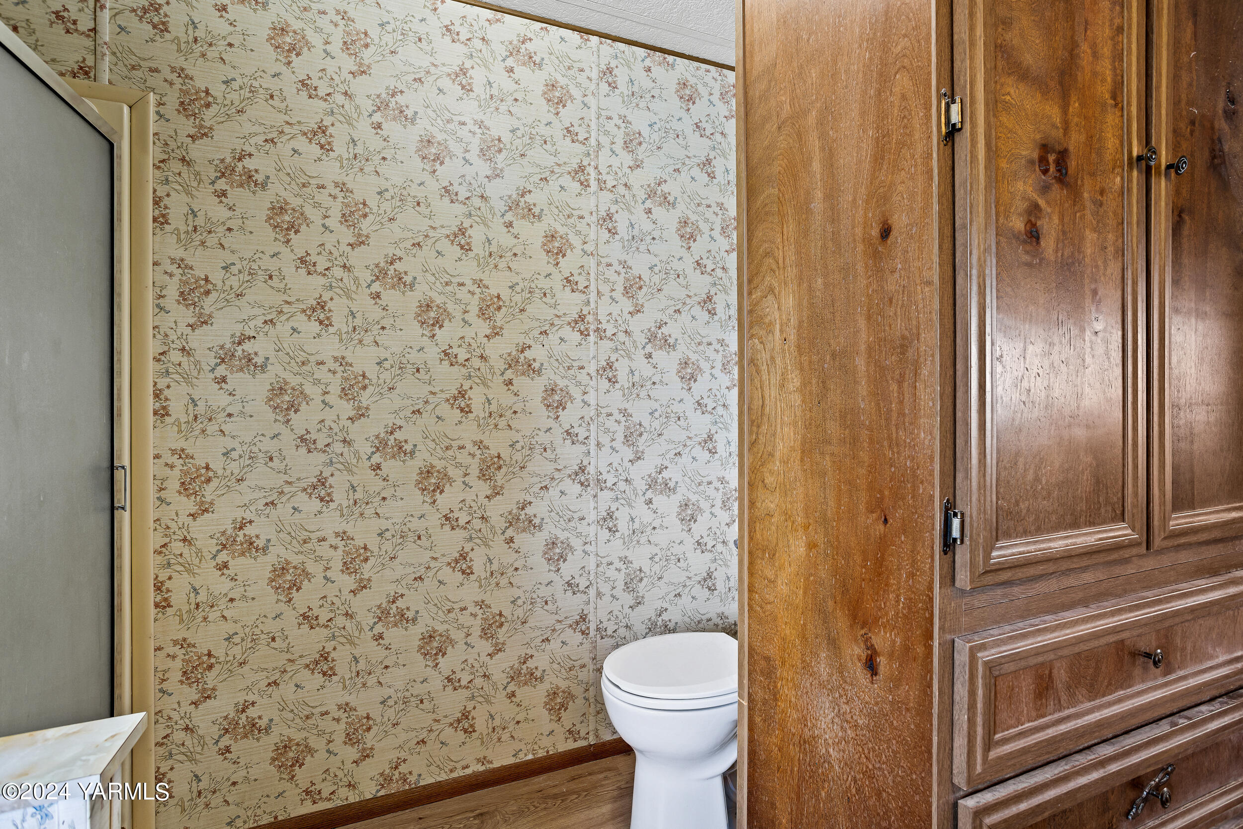 3701 Gun Club Road, Unit 28 Yakima, WA 98901 - Photo 15 of 28 a bathroom with a granite countertop toilet and a sink