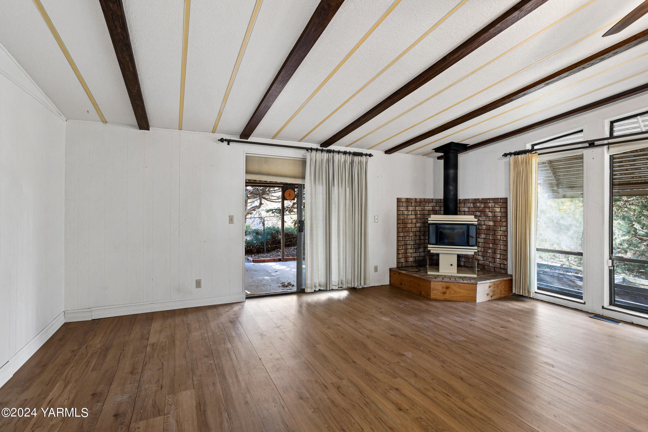 3701 Gun Club Road, Unit 28 Yakima, WA 98901 - Photo 6 of 28 a view of a livingroom with wooden floor and furniture