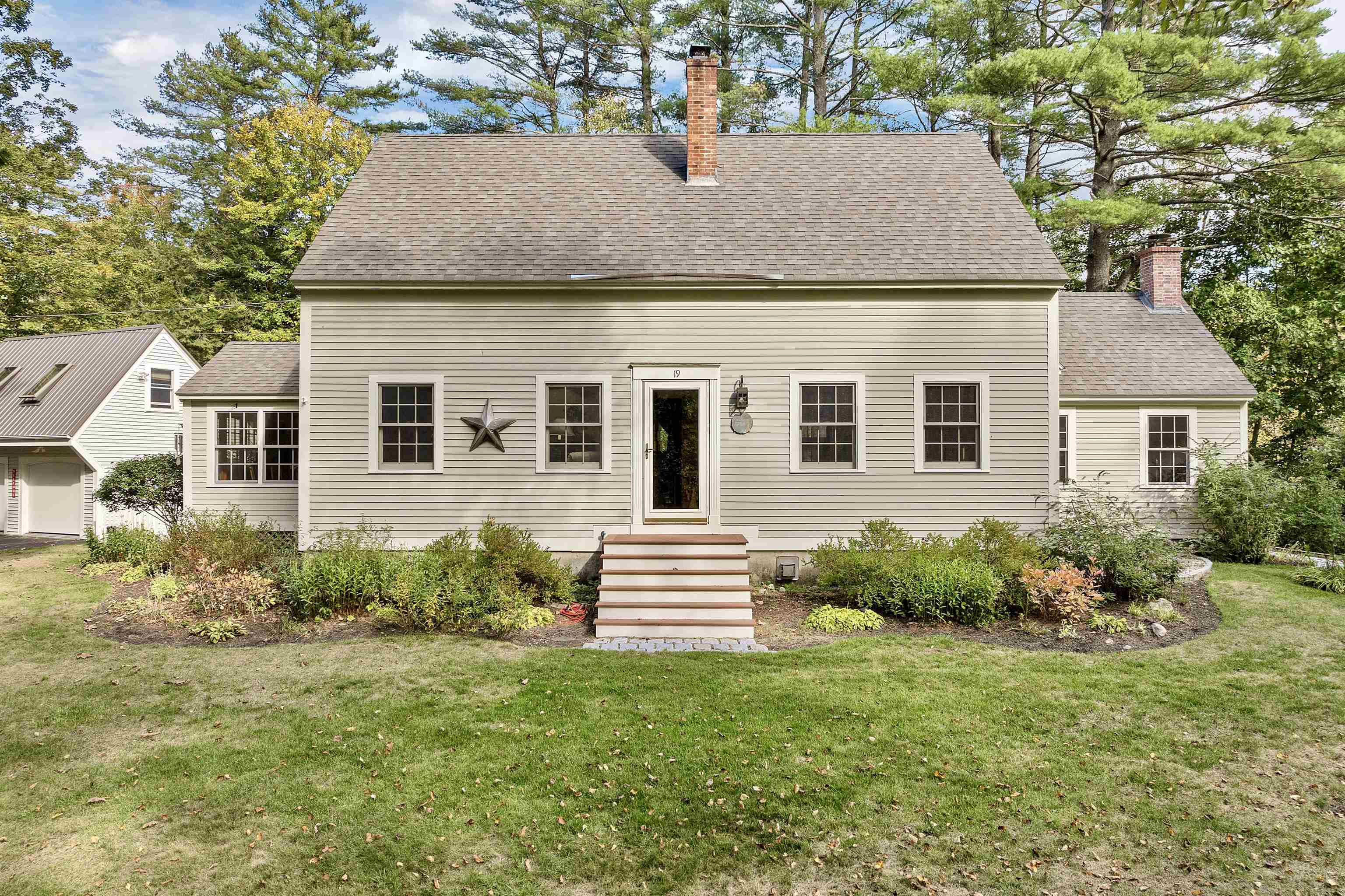 19 Cotton Mountain Road Wolfeboro, NH 03894 - Photo 2 of 60