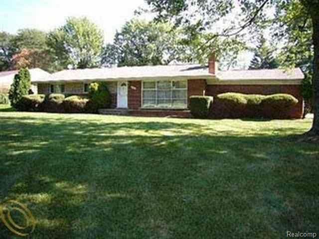28016 Quail Hollow Road Farmington, MI 48331 - Photo 1 of 22 1