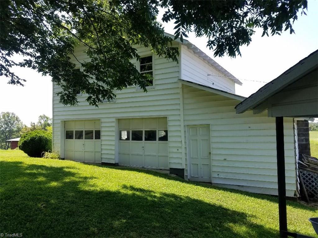 1079 Collins Farm Road Mount Airy, NC 27030 - Photo 8 of 24