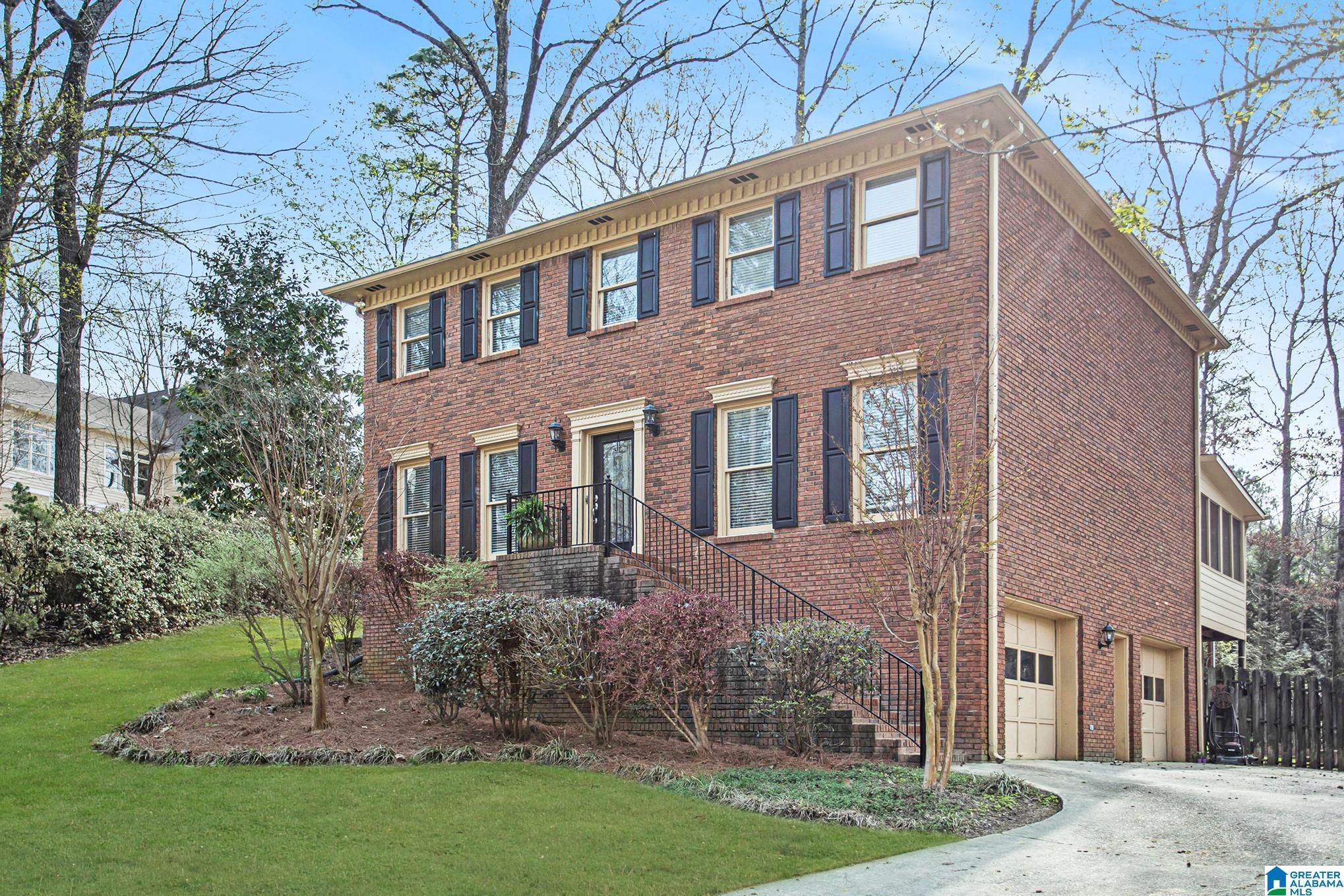 816 Mockernut Road Birmingham, AL 35244 - Photo 2 of 29