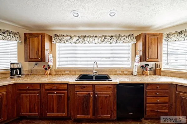 $205,000 | 2139 North Pinewood Drive, Idaho Falls, ID 83401