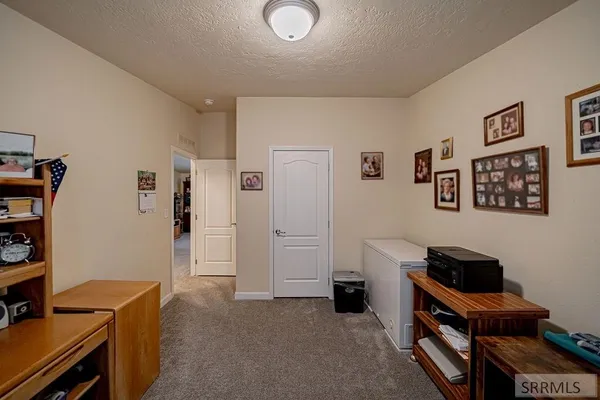 $205,000 | 2139 North Pinewood Drive, Idaho Falls, ID 83401