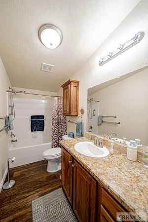 $205,000 | 2139 North Pinewood Drive, Idaho Falls, ID 83401