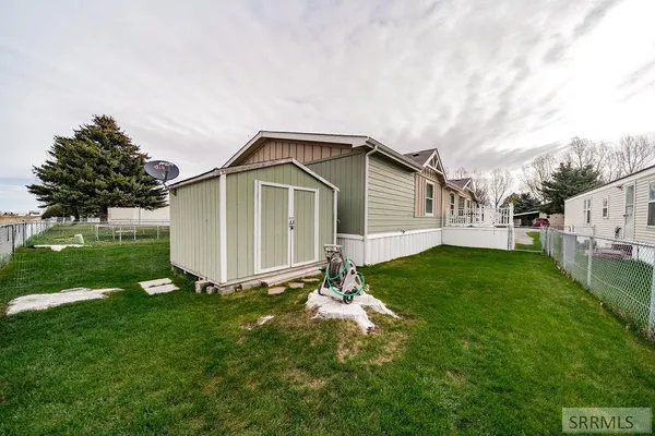 $205,000 | 2139 North Pinewood Drive, Idaho Falls, ID 83401