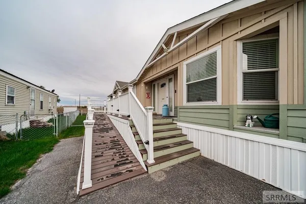 $205,000 | 2139 North Pinewood Drive, Idaho Falls, ID 83401